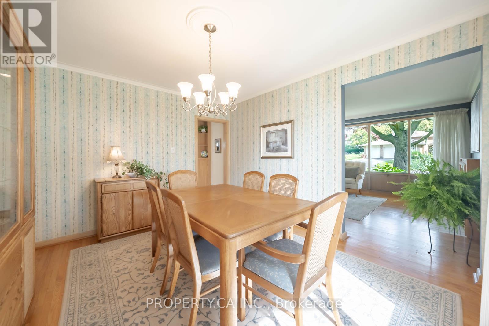 30 Bournemouth Road, Toronto, Ontario  M9A 2C7 - Photo 11 - W12424549