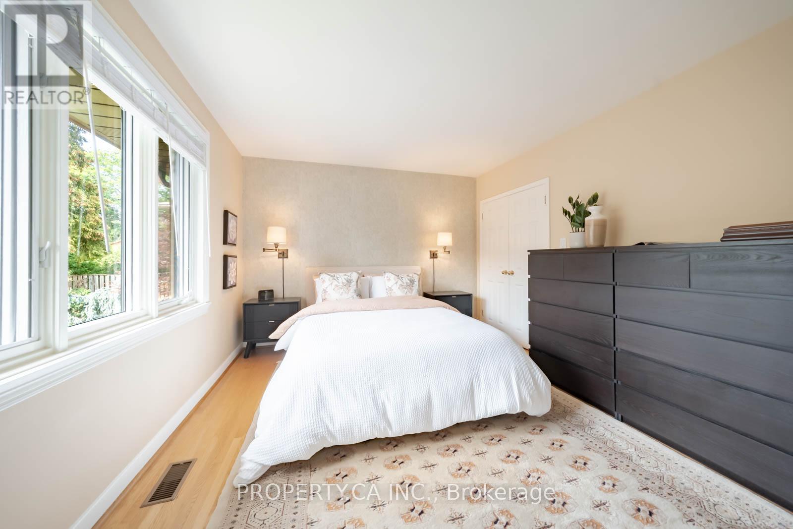 30 Bournemouth Road, Toronto, Ontario  M9A 2C7 - Photo 13 - W12424549