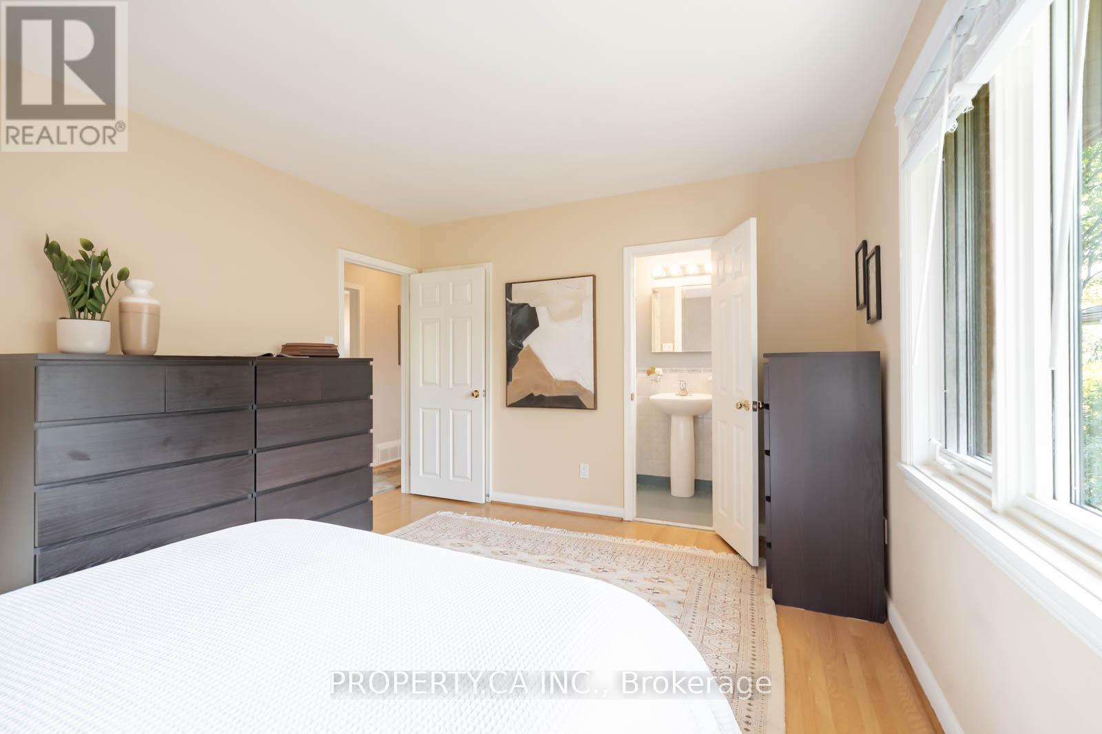 30 Bournemouth Road, Toronto, Ontario  M9A 2C7 - Photo 14 - W12424549