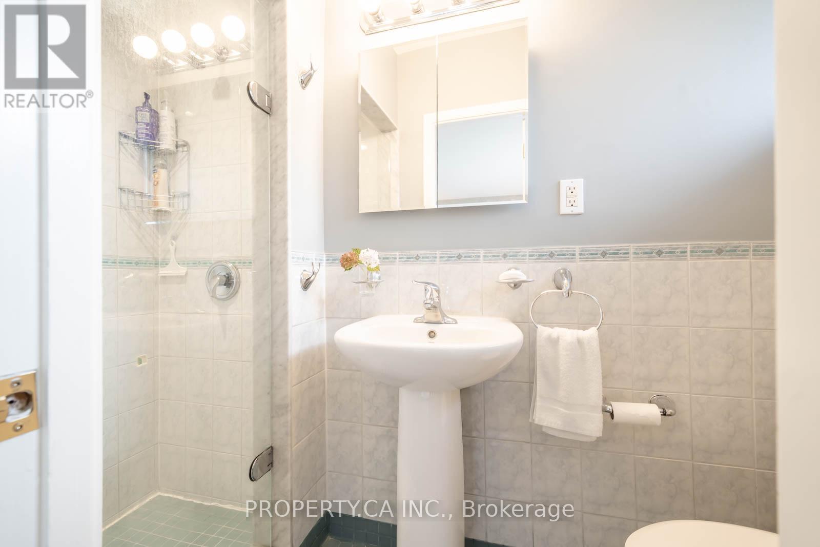 30 Bournemouth Road, Toronto, Ontario  M9A 2C7 - Photo 15 - W12424549