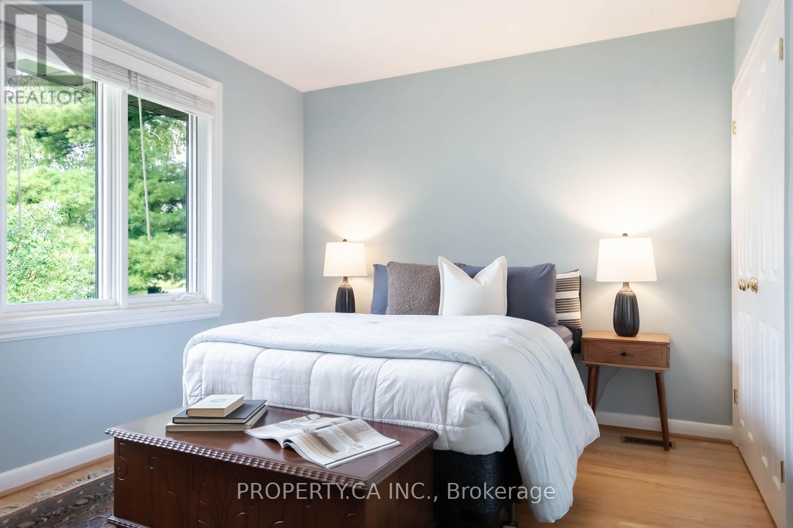 30 Bournemouth Road, Toronto, Ontario  M9A 2C7 - Photo 17 - W12424549