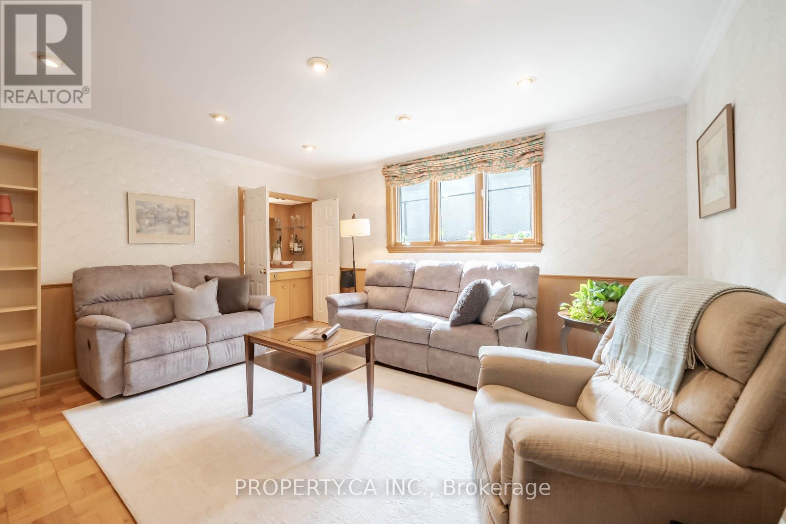30 Bournemouth Road, Toronto, Ontario  M9A 2C7 - Photo 23 - W12424549