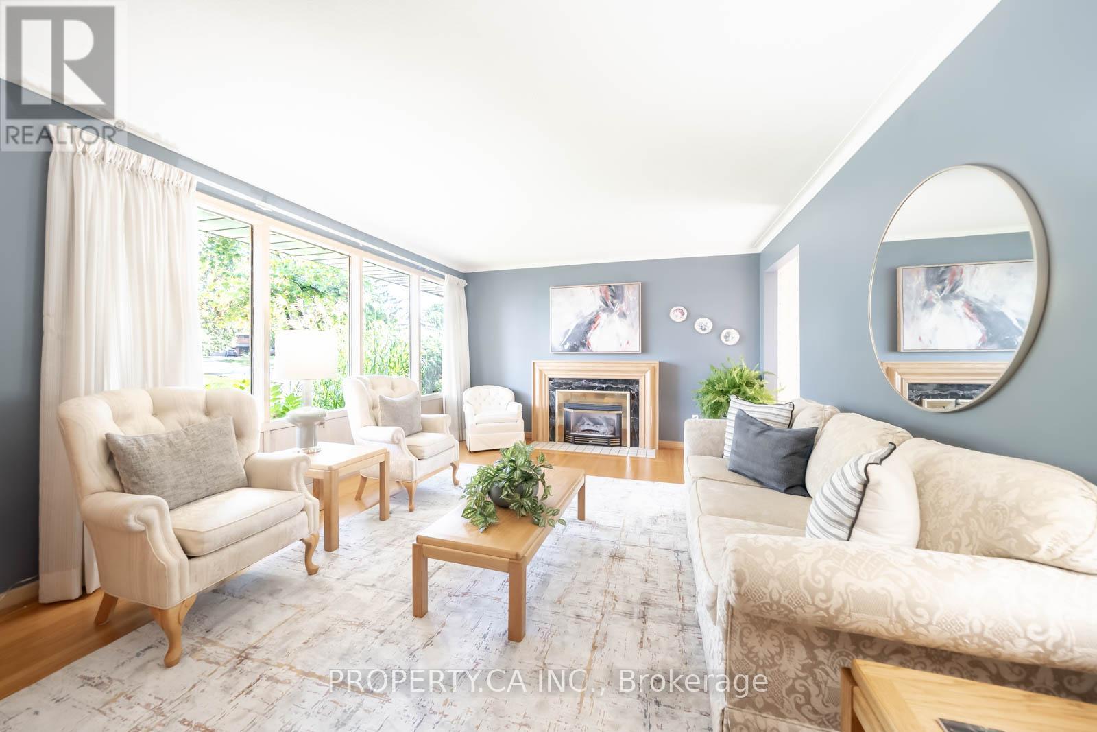 30 Bournemouth Road, Toronto, Ontario  M9A 2C7 - Photo 3 - W12424549