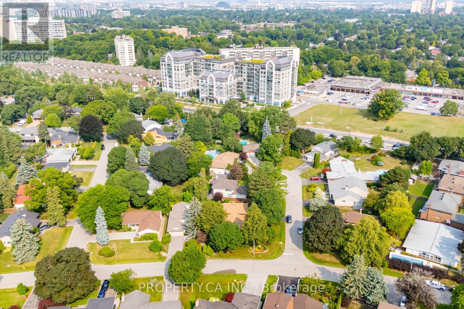 30 Bournemouth Road, Toronto, Ontario  M9A 2C7 - Photo 48 - W12424549