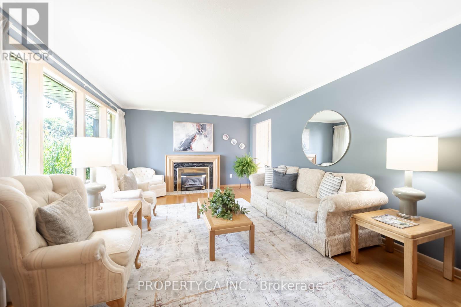 30 Bournemouth Road, Toronto, Ontario  M9A 2C7 - Photo 5 - W12424549