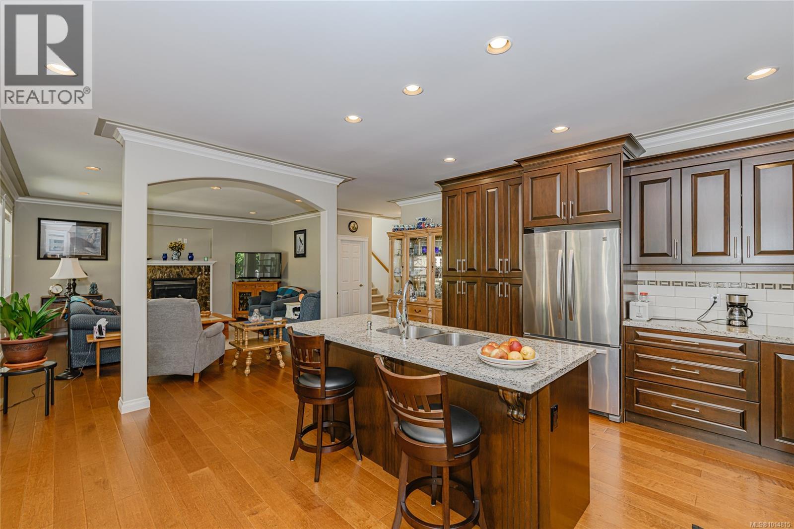 Property at 3026 Keystone Dr image 2