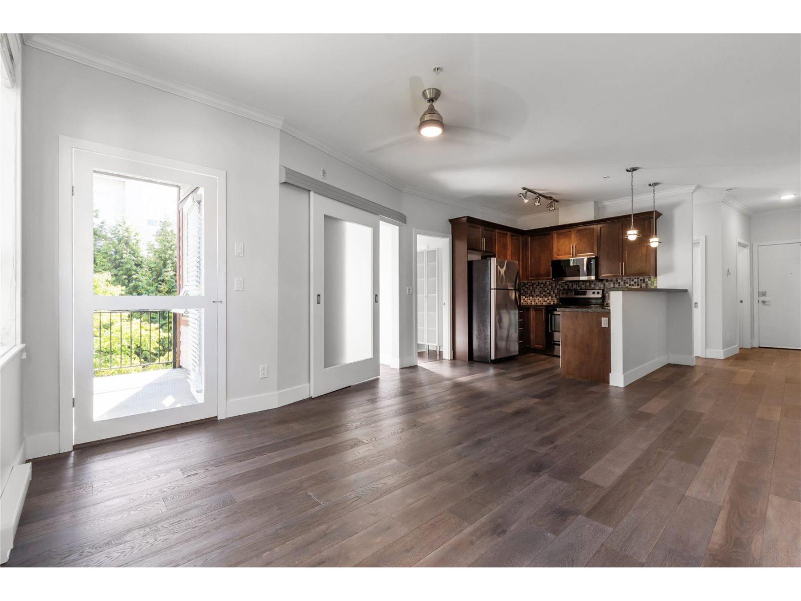 306 15268 18 AVENUE, Surrey, British Columbia