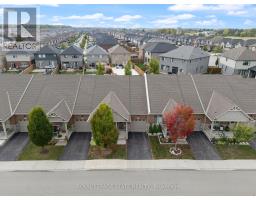 21 FINTON LANE, Hamilton, Ontario