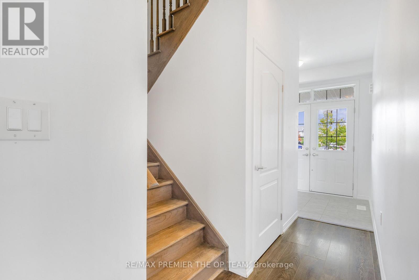 220 Esther Crescent, Thorold, Ontario  L3B 0H1 - Photo 17 - X12424564