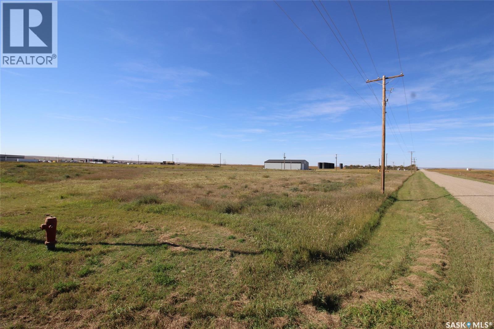 835-865-89 Hall Street, Shaunavon, Saskatchewan  S0N 2M0 - Photo 2 - SK019283