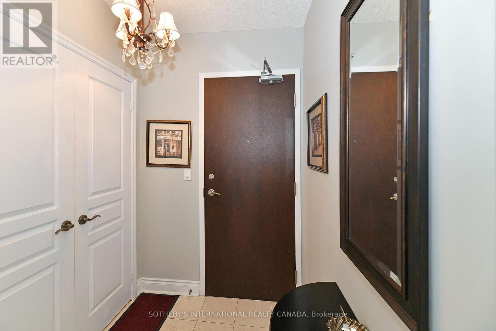 327 - 10 Delisle Avenue, Toronto, Ontario  M4V 3C6 - Photo 3 - C12424593