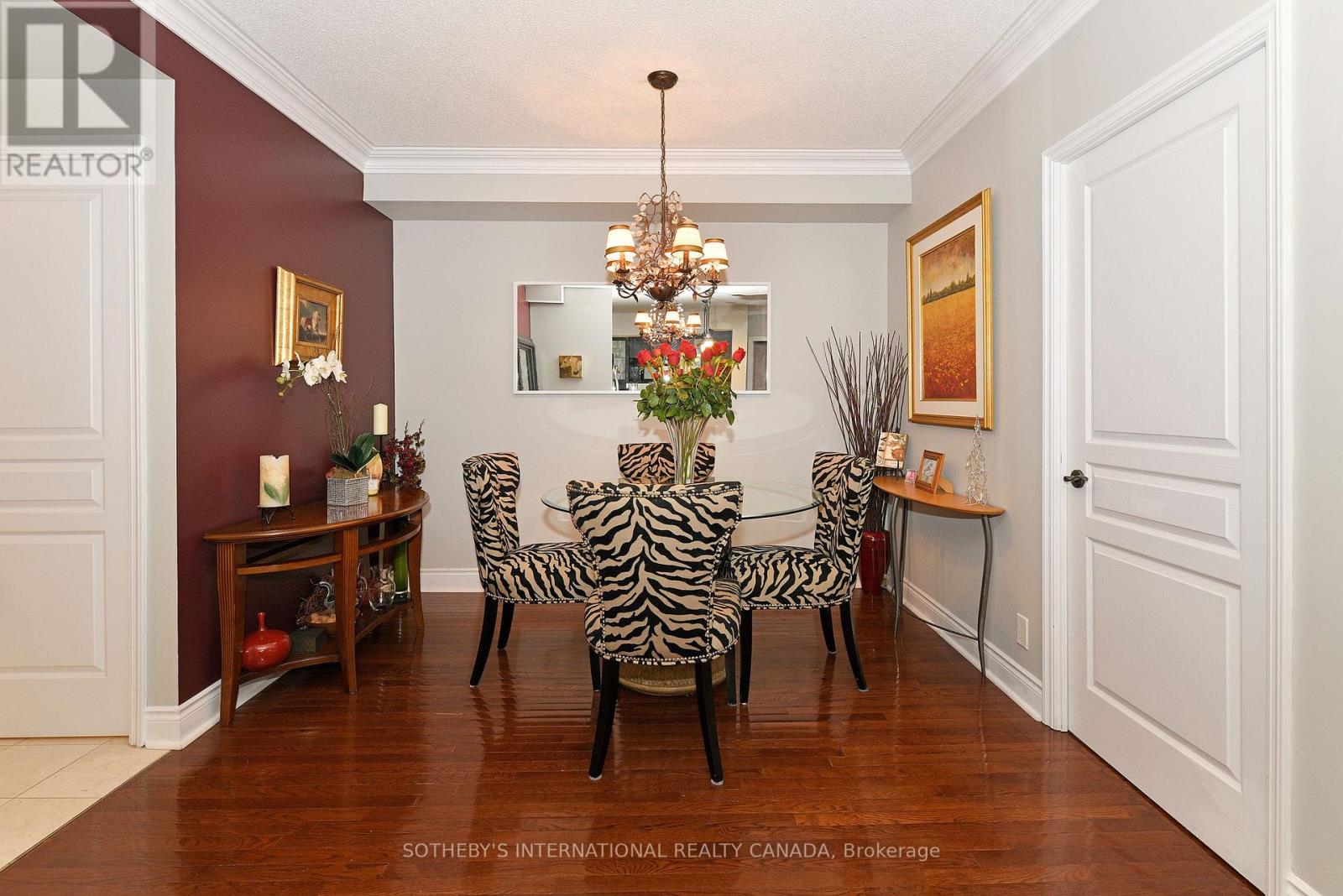 327 - 10 Delisle Avenue, Toronto, Ontario  M4V 3C6 - Photo 9 - C12424593
