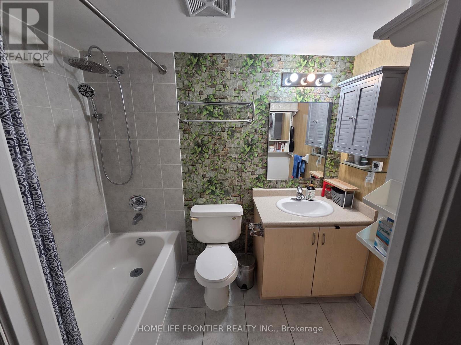 911 - 15 Maplewood Avenue, Toronto, Ontario  M6C 4B4 - Photo 15 - C12386398