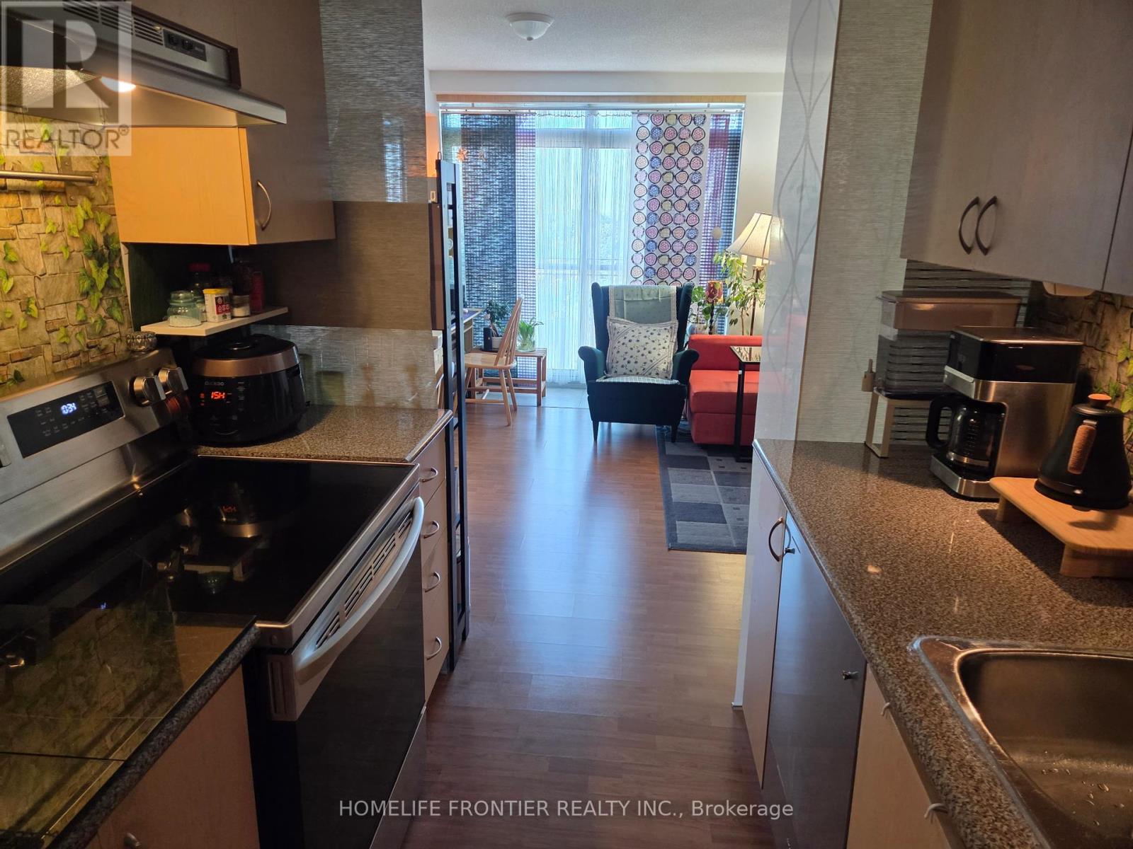 911 - 15 Maplewood Avenue, Toronto, Ontario  M6C 4B4 - Photo 24 - C12386398