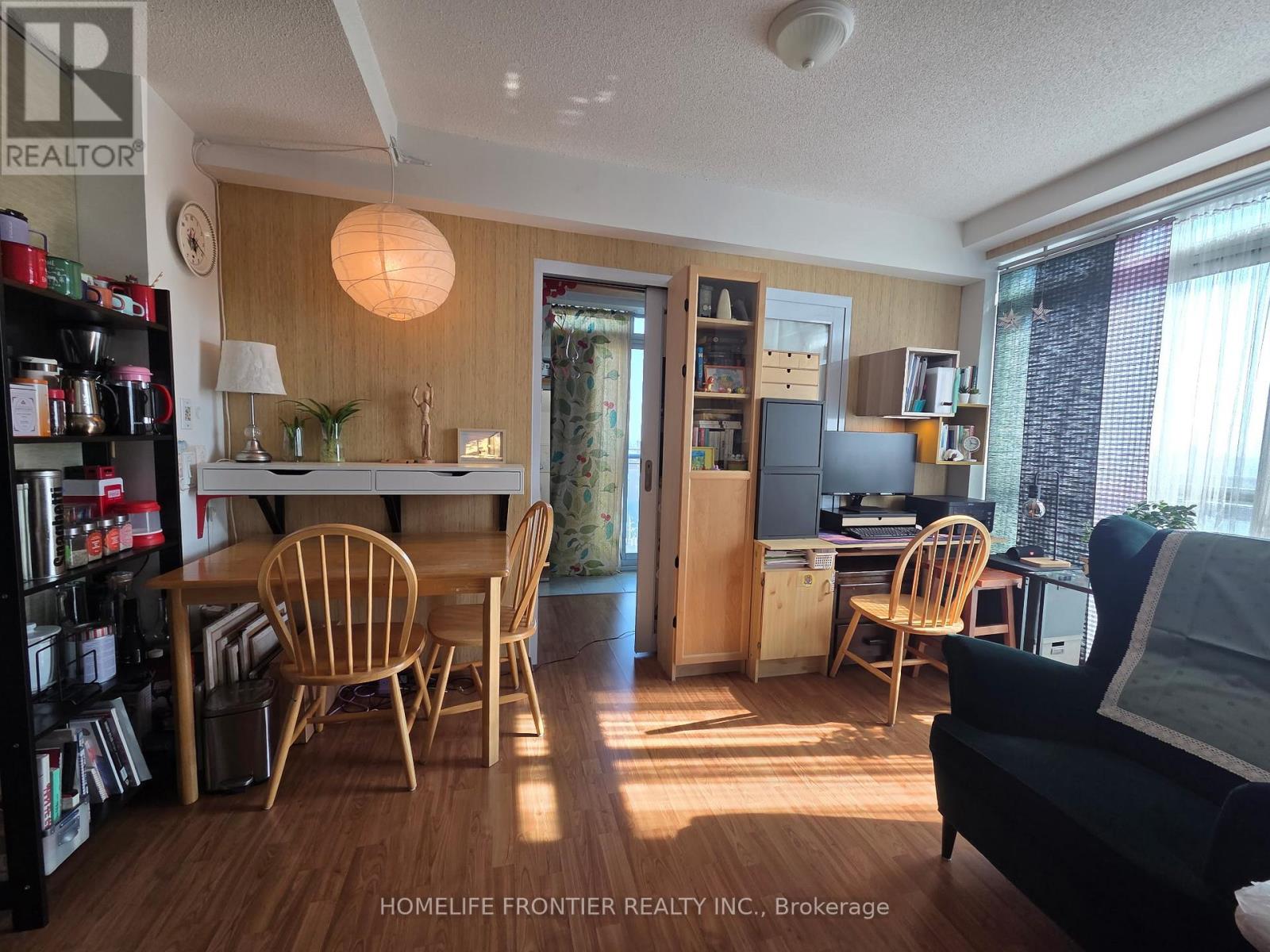 911 - 15 Maplewood Avenue, Toronto, Ontario  M6C 4B4 - Photo 13 - C12386398