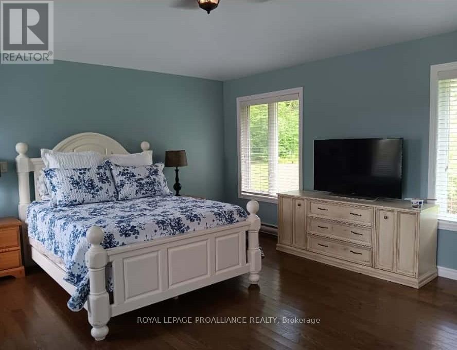 466 Mackenzie Road, Quinte West, Ontario  K0K 2C0 - Photo 25 - X12424592