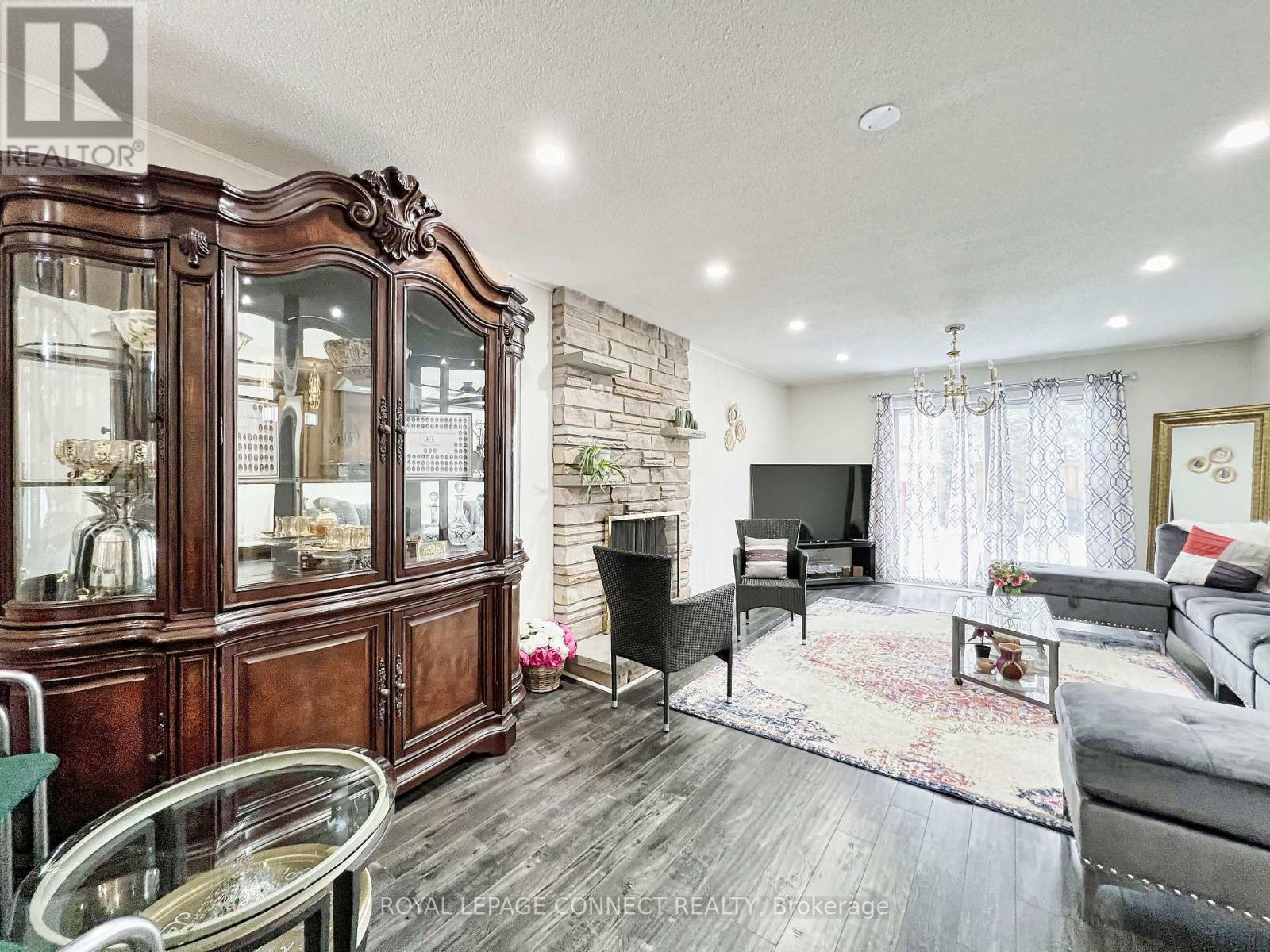 24 Lalton Place, Toronto, Ontario  M1E 1T4 - Photo 17 - E12424703
