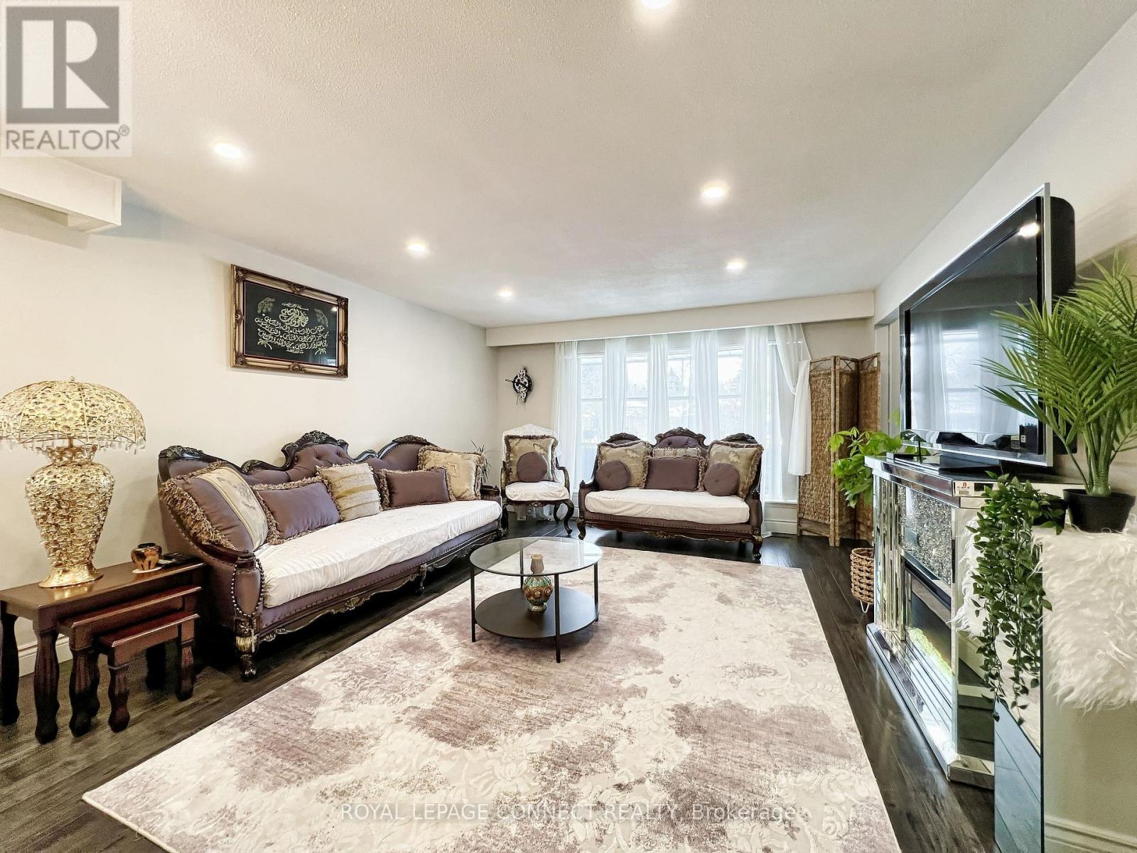 24 Lalton Place, Toronto, Ontario  M1E 1T4 - Photo 8 - E12424703