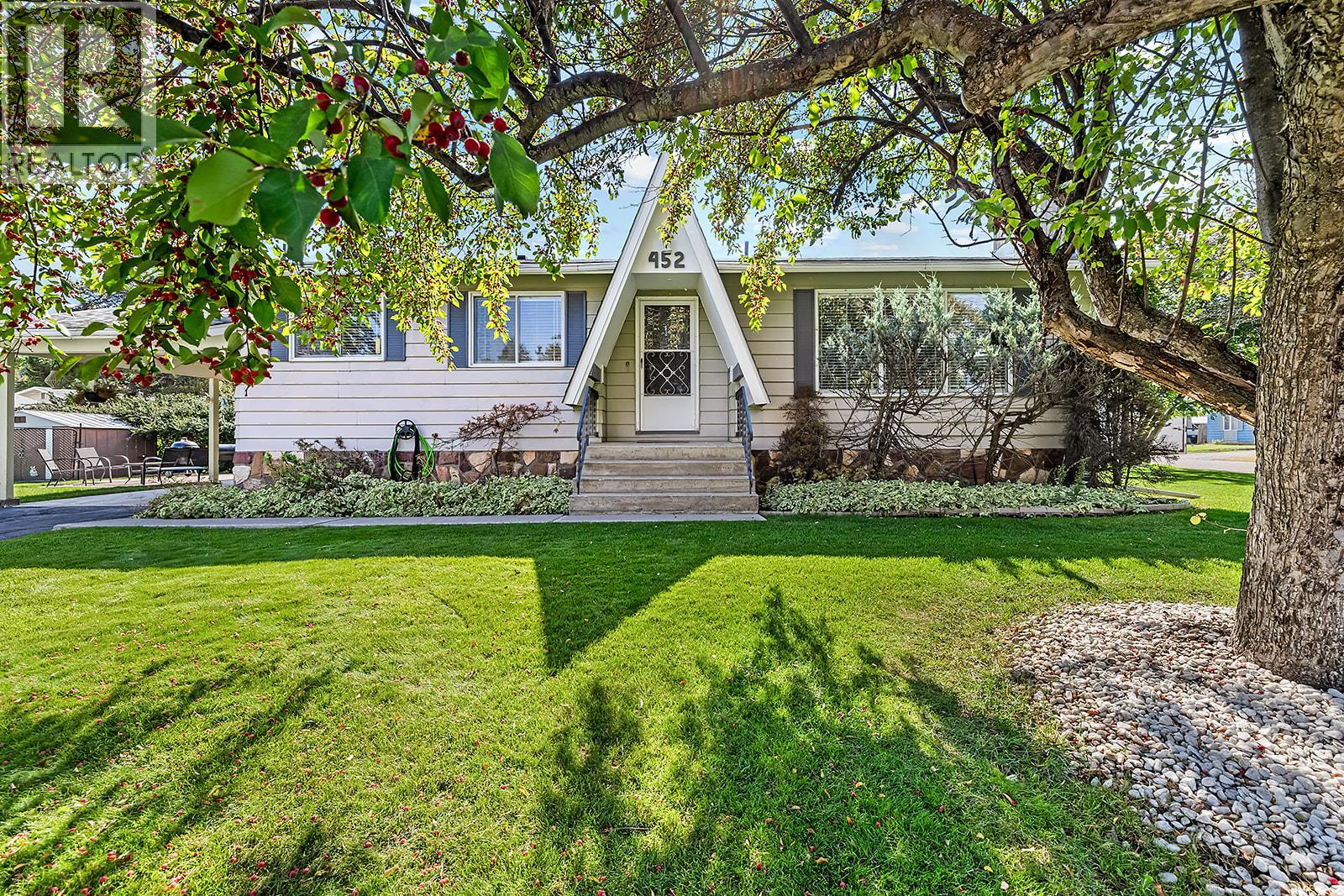 452 MOUNTAIN ASH Crescent, sparwood, British Columbia