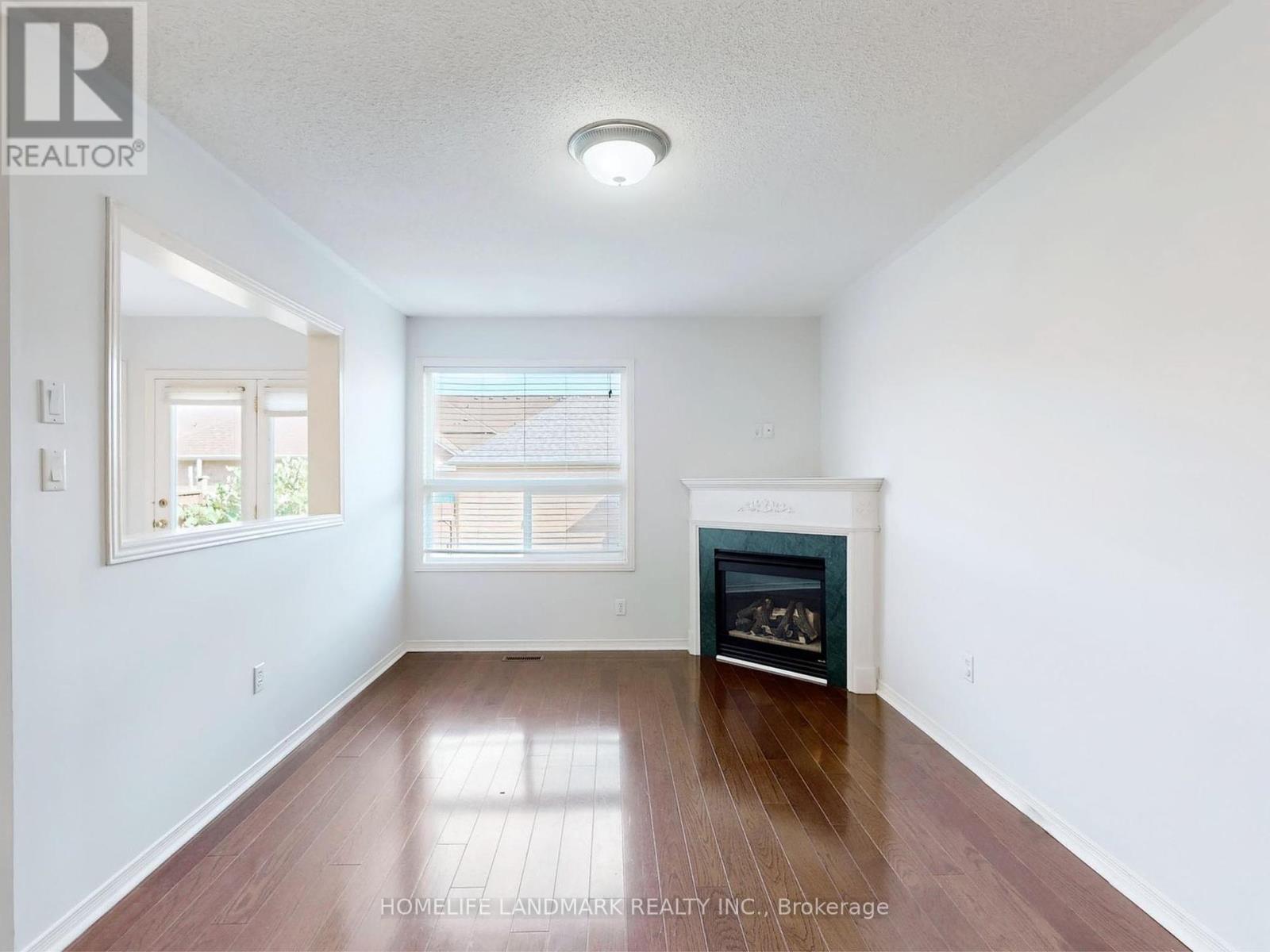 60 Cariglia Trail, Markham, Ontario  L3R 4W8 - Photo 7 - N12424669