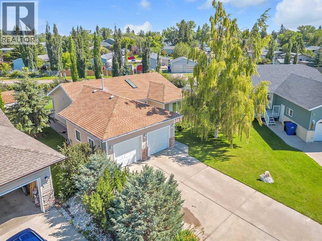 109 Monica Bay, Carstairs, Alberta