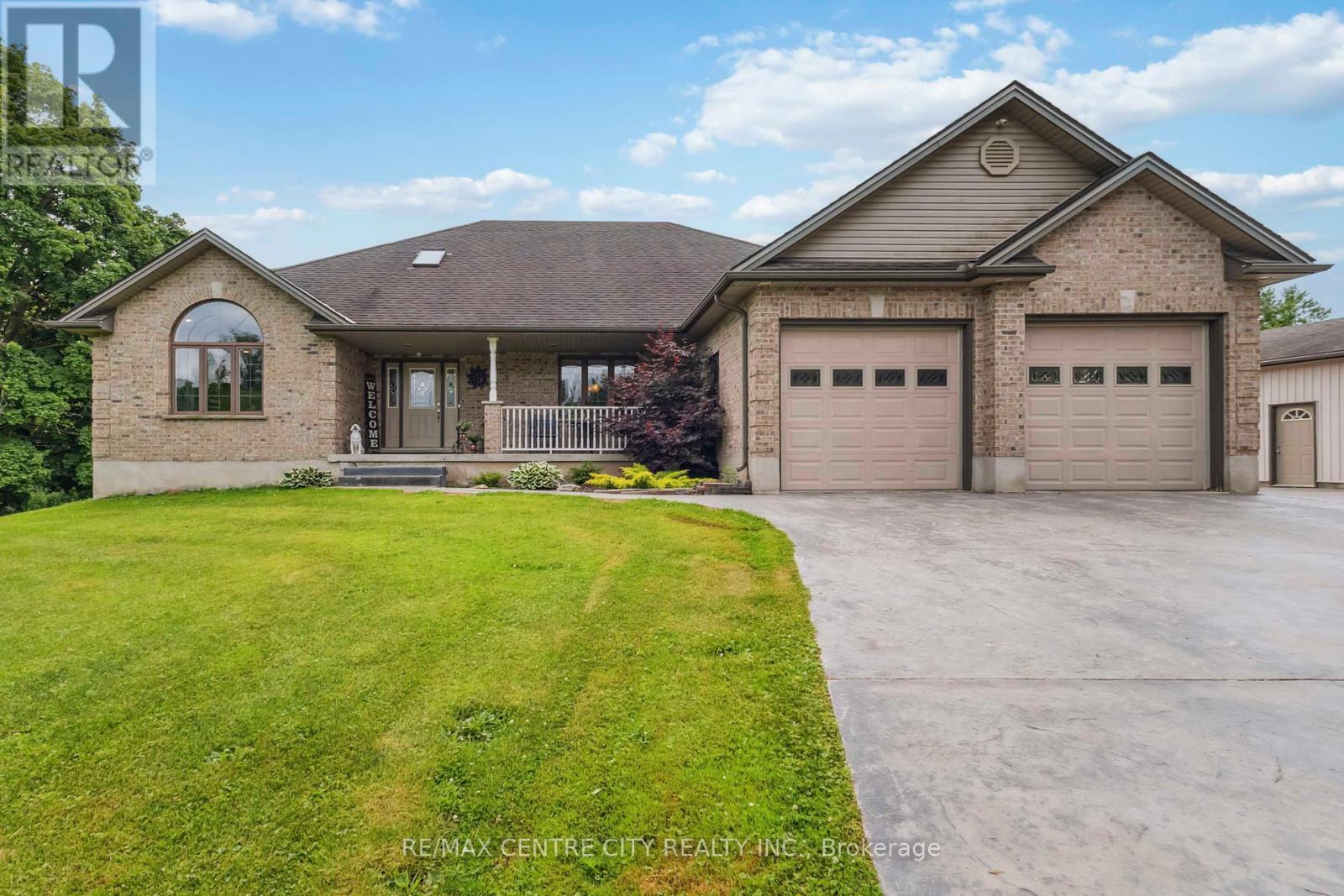 1839 Parkhurst Avenue, London East, Ontario  N5V 2C4 - Photo 1 - X12424726