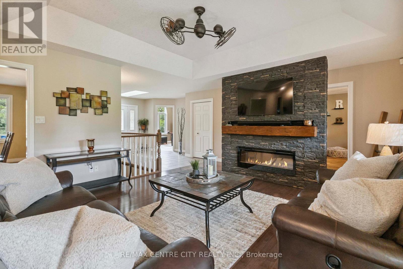 1839 Parkhurst Avenue, London East, Ontario  N5V 2C4 - Photo 6 - X12424726