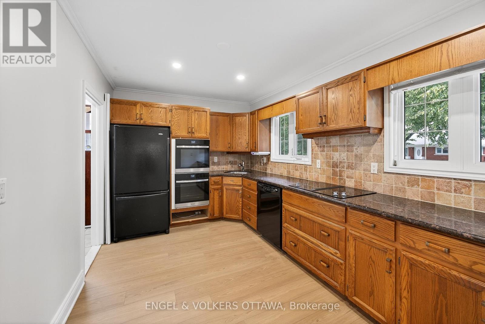 723 Halstead Street, Ottawa, Ontario  K1G 1M5 - Photo 10 - X12424729