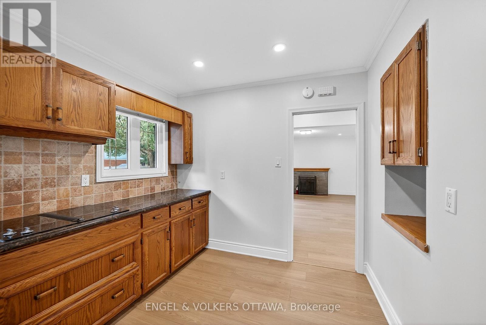 723 Halstead Street, Ottawa, Ontario  K1G 1M5 - Photo 13 - X12424729