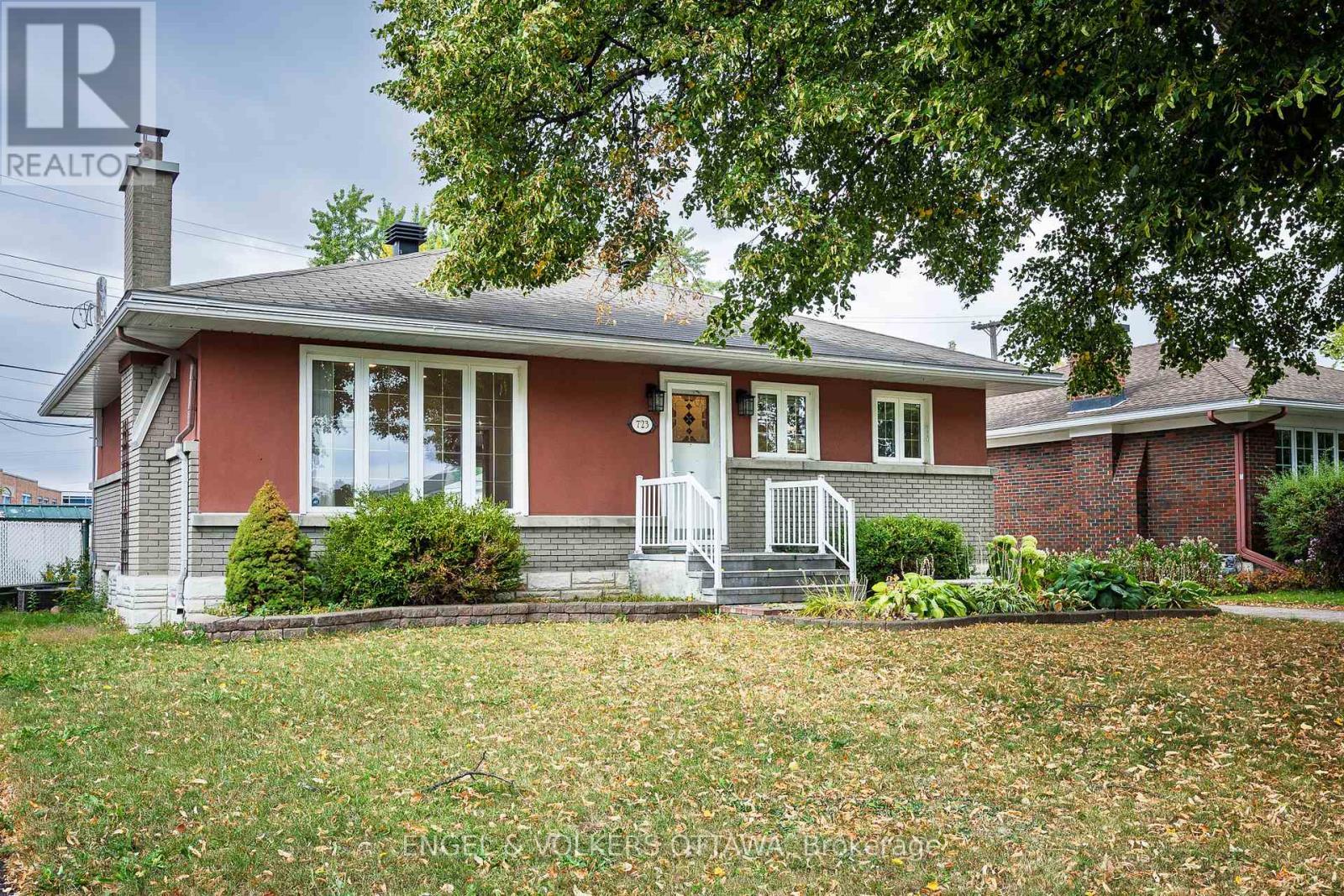 723 Halstead Street, Ottawa, Ontario  K1G 1M5 - Photo 2 - X12424729
