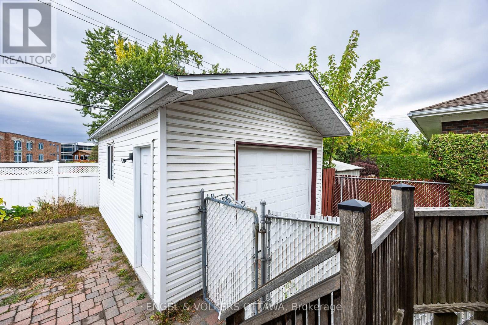 723 Halstead Street, Ottawa, Ontario  K1G 1M5 - Photo 39 - X12424729