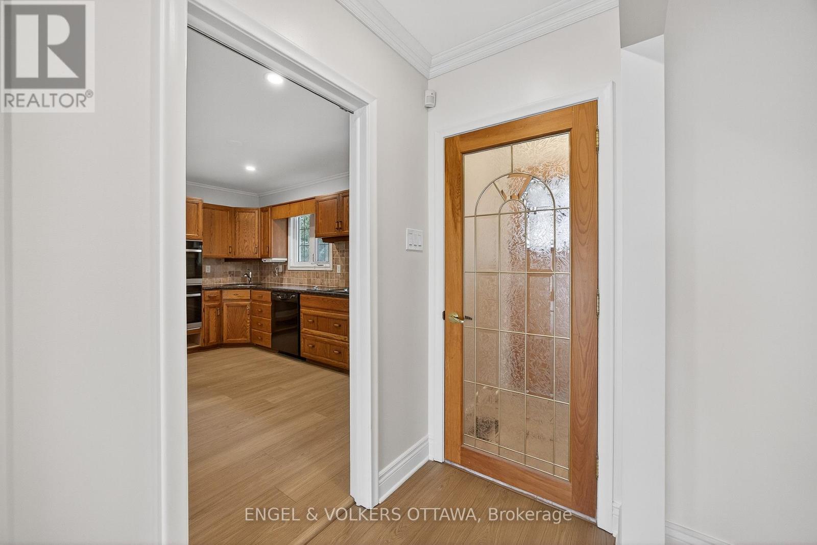 723 Halstead Street, Ottawa, Ontario  K1G 1M5 - Photo 9 - X12424729