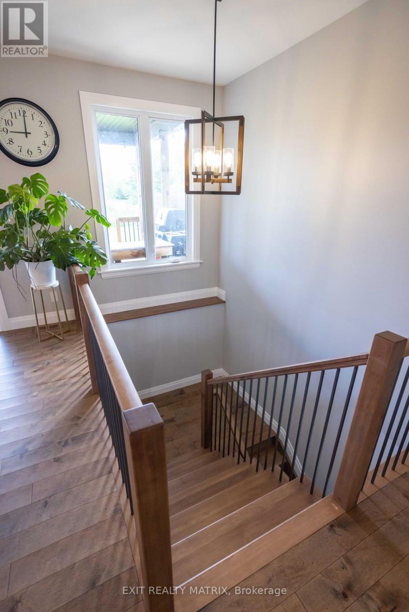 2825 Eldo Street, Ottawa, Ontario  K0A 2P0 - Photo 6 - X12424759