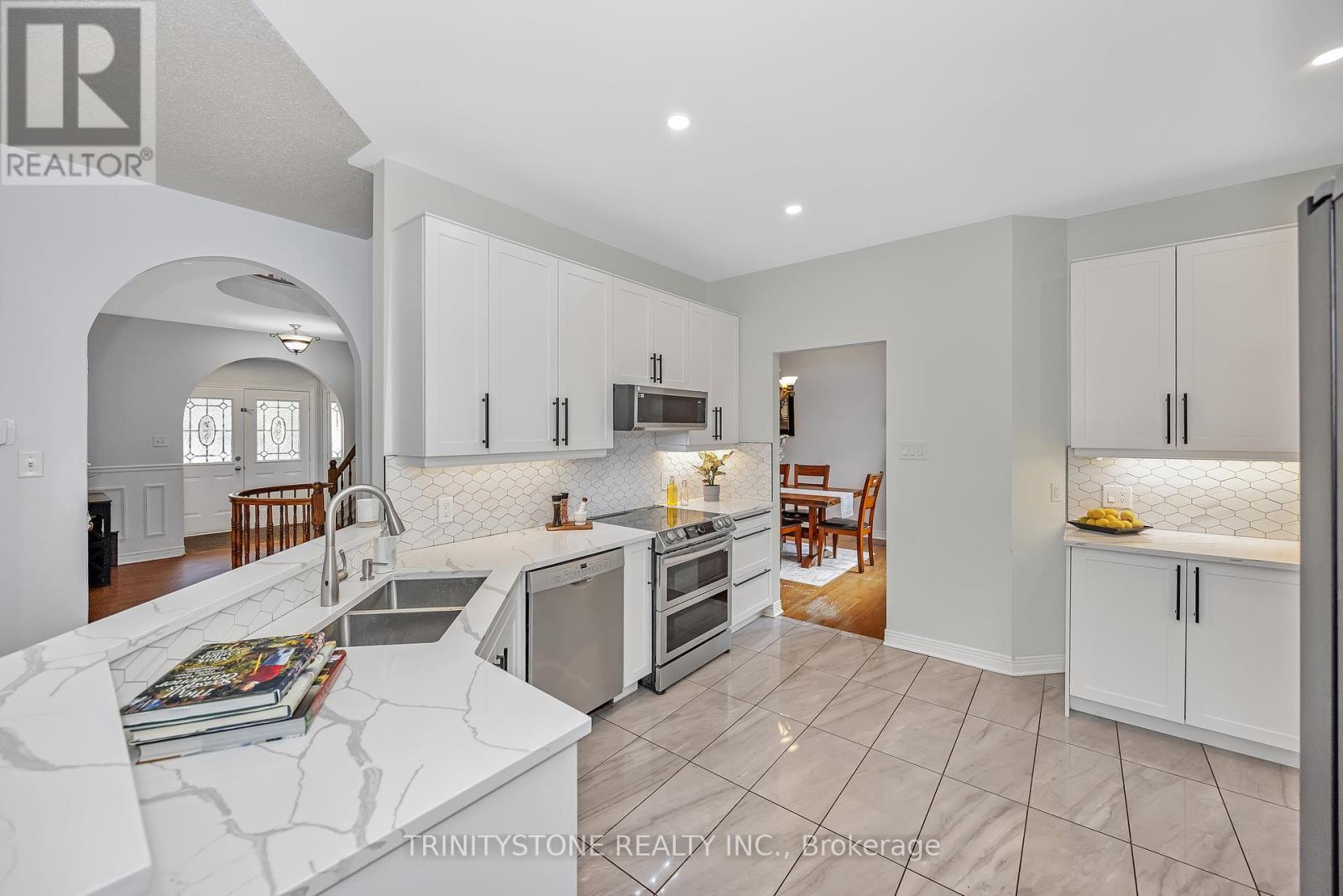 6 Cinnabar Way, Ottawa, Ontario  K2S 1Y4 - Photo 12 - X12424762