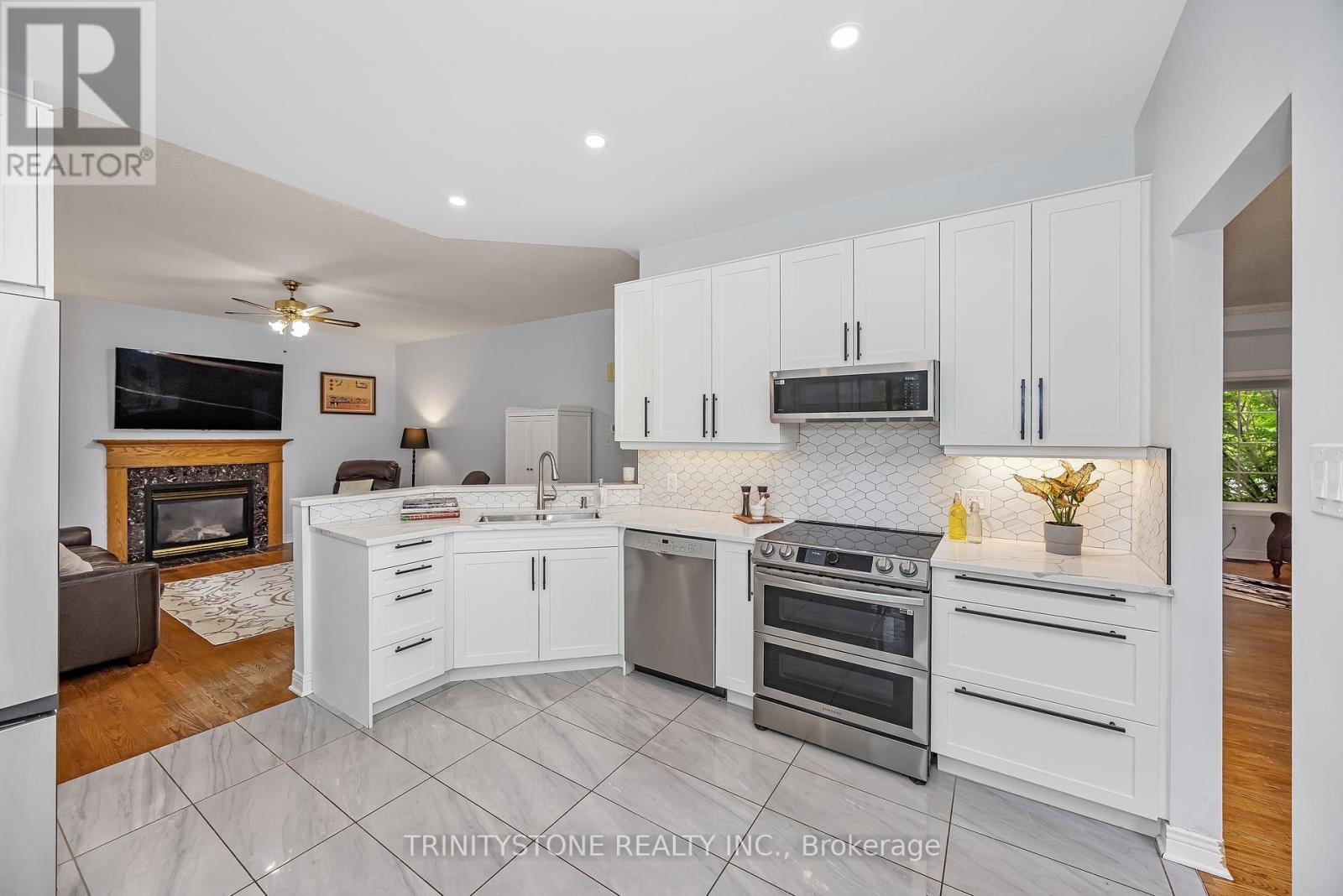 6 Cinnabar Way, Ottawa, Ontario  K2S 1Y4 - Photo 9 - X12424762
