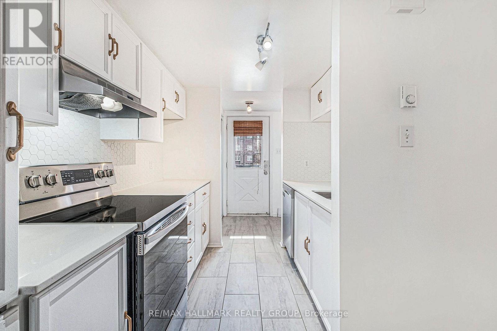 16 - 1204 Shillington Avenue, Ottawa, Ontario  K1Z 7Z4 - Photo 7 - X12424771