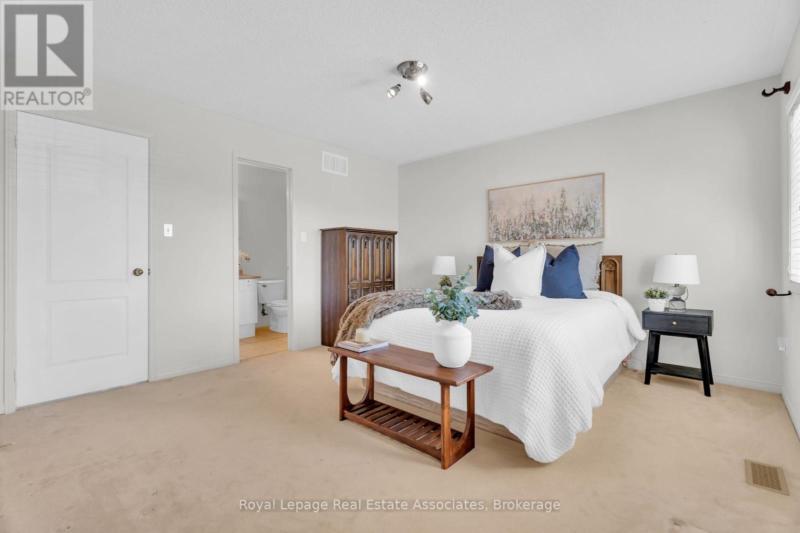 69 Lonestar Crescent, Brampton, Ontario  L7A 2J1 - Photo 20 - W12424597