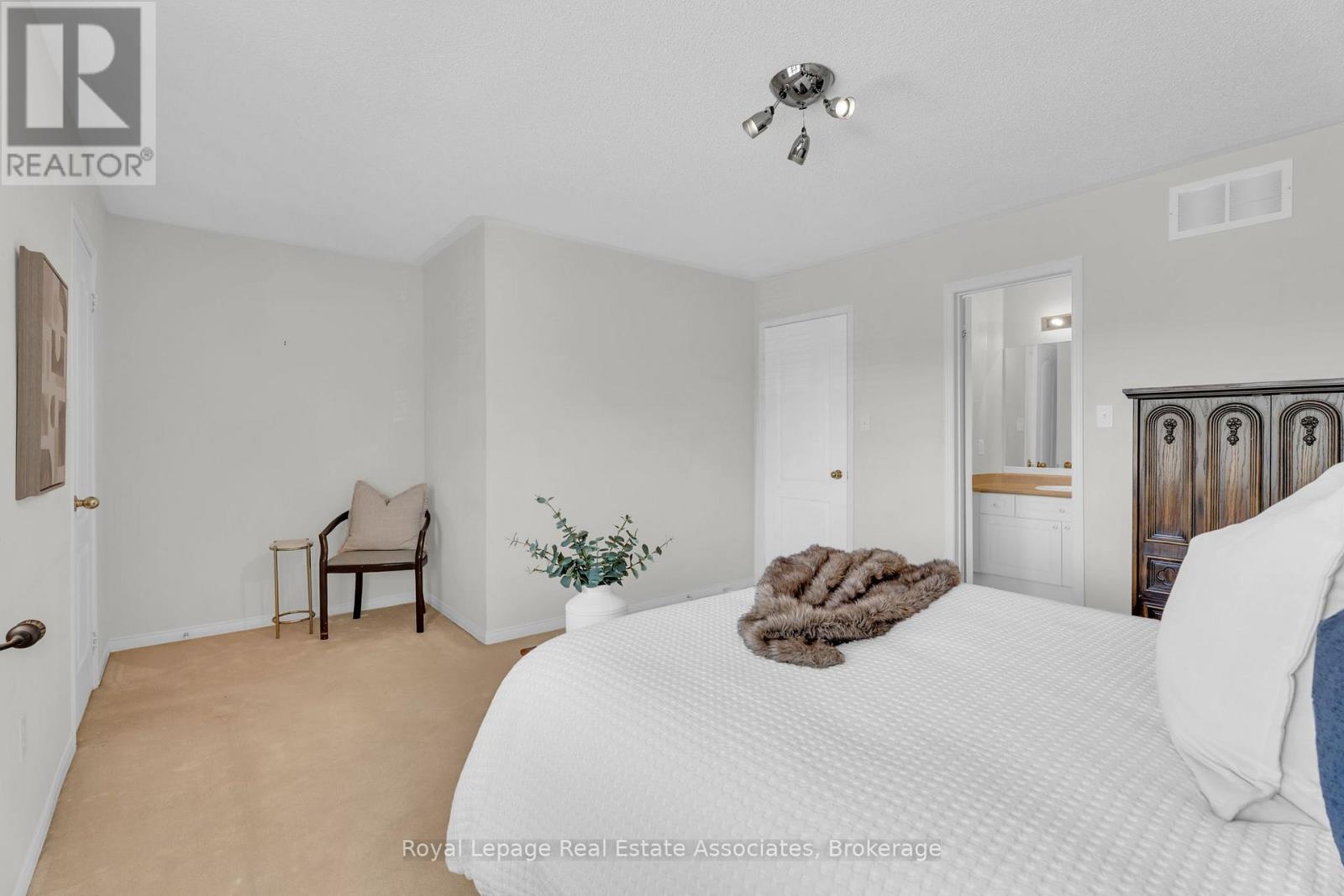 69 Lonestar Crescent, Brampton, Ontario  L7A 2J1 - Photo 21 - W12424597