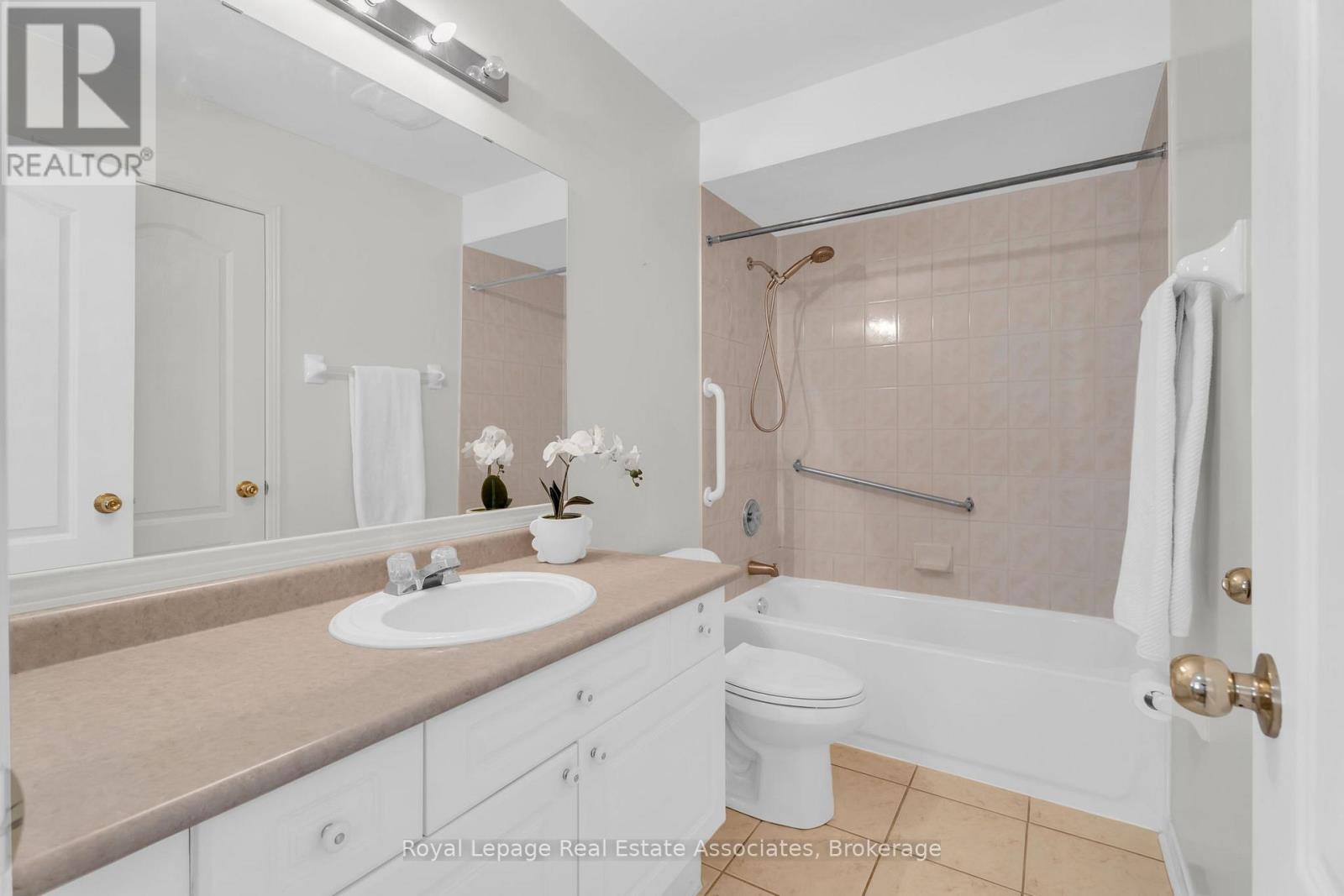69 Lonestar Crescent, Brampton, Ontario  L7A 2J1 - Photo 24 - W12424597
