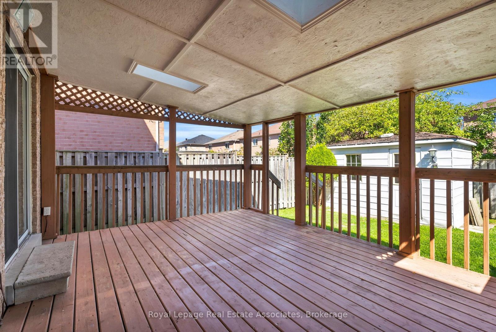 69 Lonestar Crescent, Brampton, Ontario  L7A 2J1 - Photo 26 - W12424597