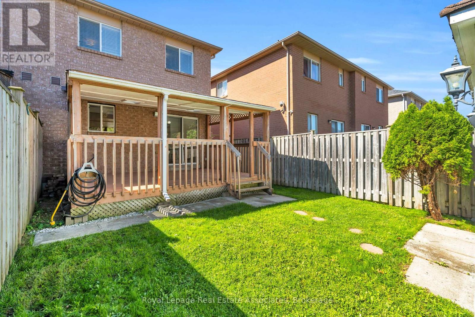 69 Lonestar Crescent, Brampton, Ontario  L7A 2J1 - Photo 29 - W12424597