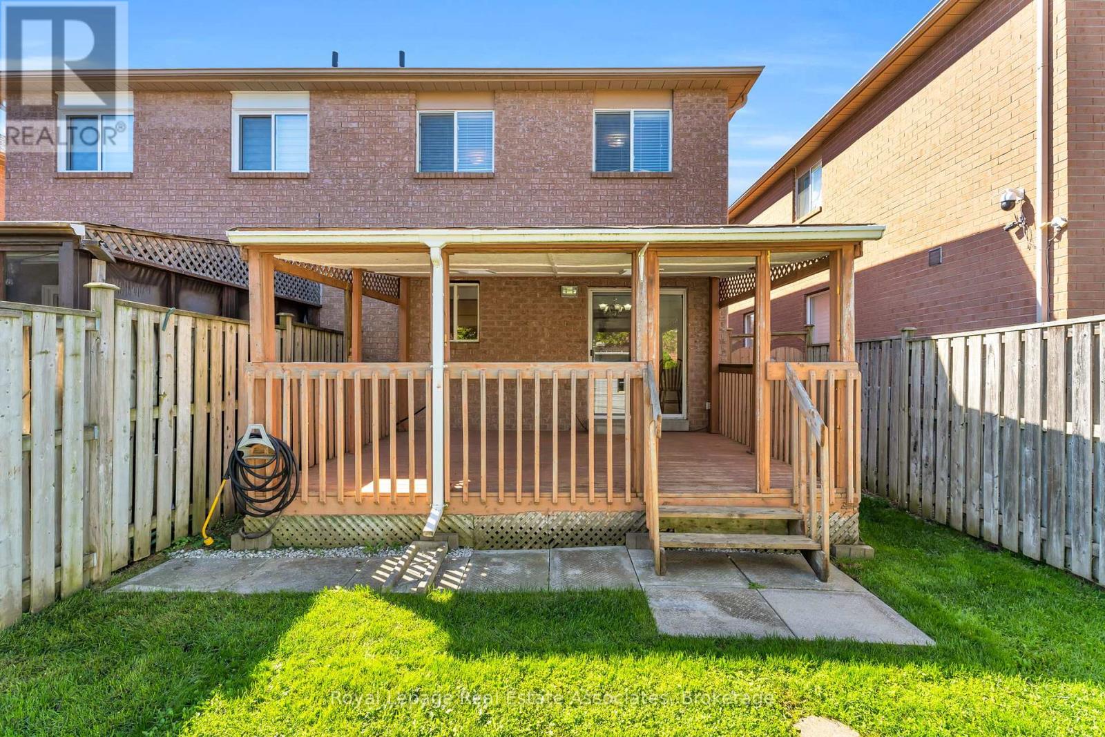 69 Lonestar Crescent, Brampton, Ontario  L7A 2J1 - Photo 30 - W12424597