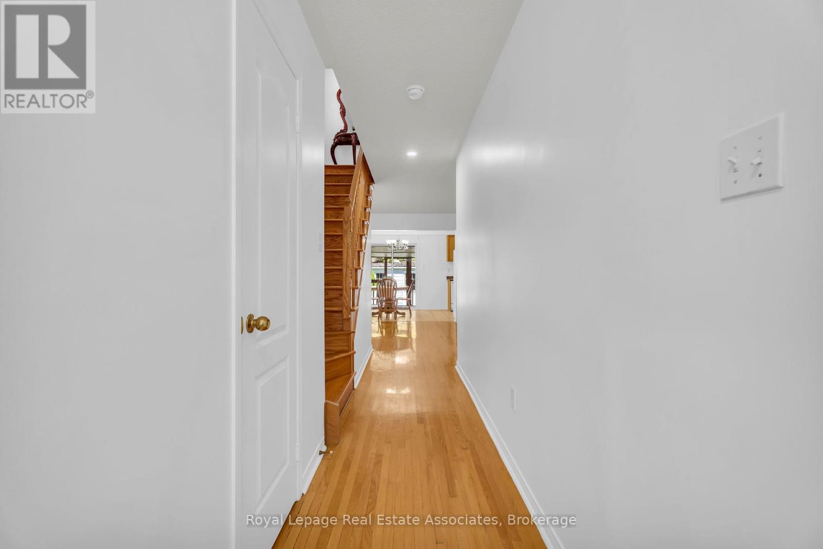 69 Lonestar Crescent, Brampton, Ontario  L7A 2J1 - Photo 5 - W12424597
