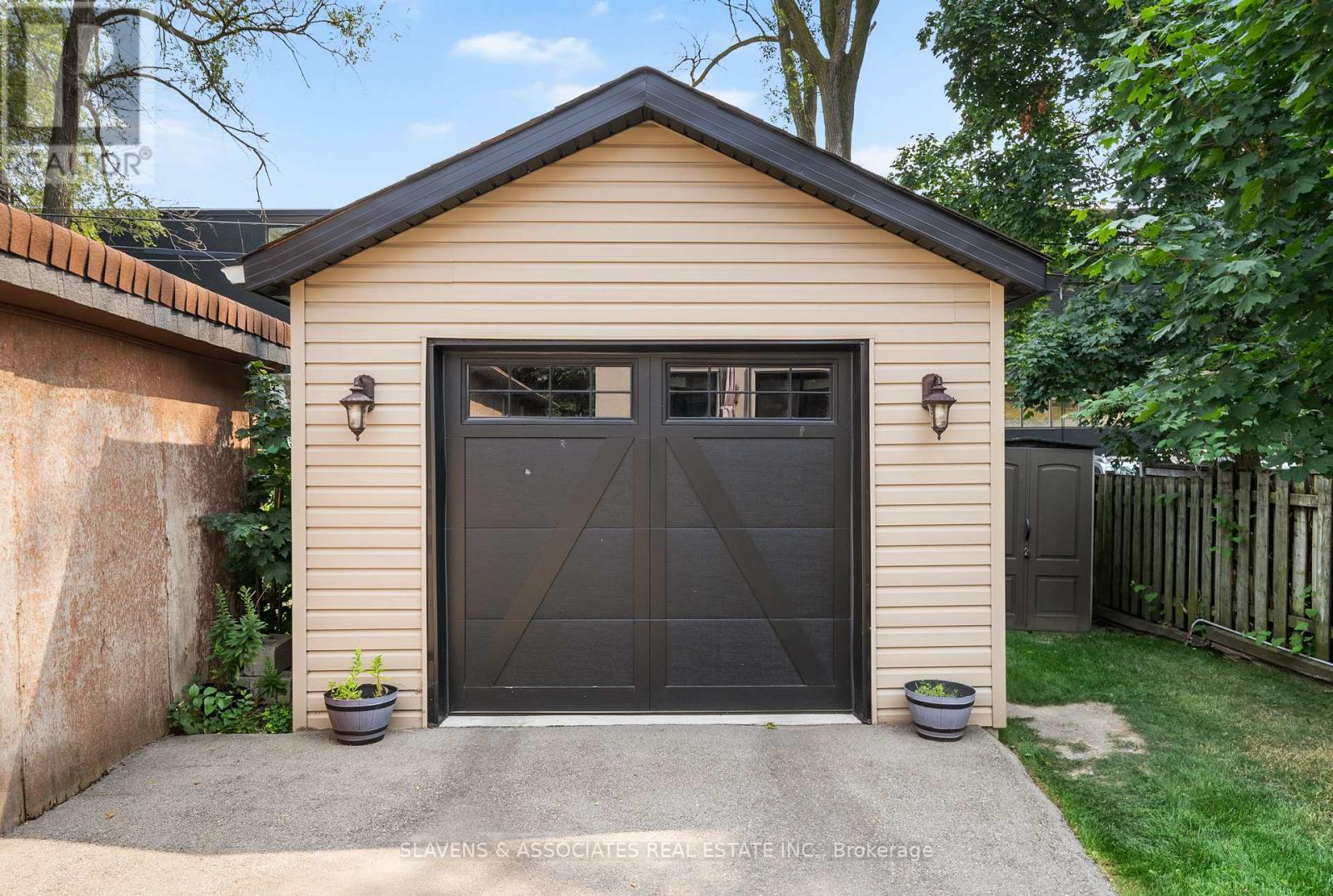 1213 Glencairn Avenue, Toronto, Ontario  M6B 2B6 - Photo 29 - W12424602