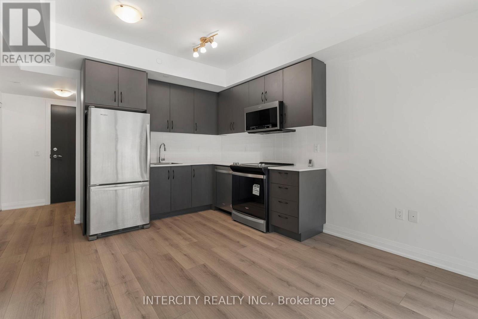 131 - 85 Attmar Drive, Brampton, Ontario  L6P 0Y6 - Photo 14 - W12424674