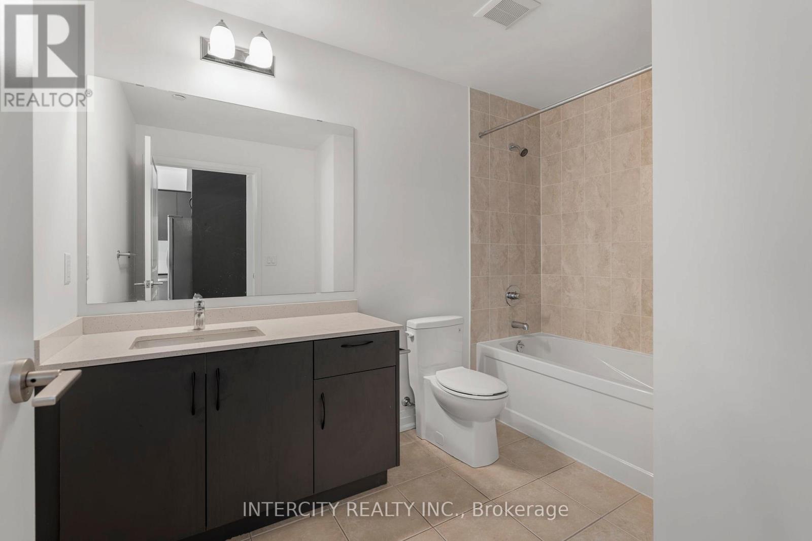 131 - 85 Attmar Drive, Brampton, Ontario  L6P 0Y6 - Photo 18 - W12424674