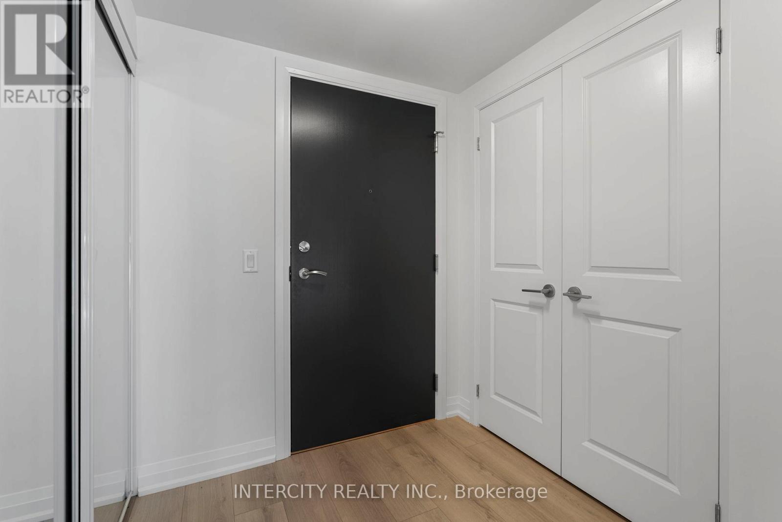 131 - 85 Attmar Drive, Brampton, Ontario  L6P 0Y6 - Photo 7 - W12424674