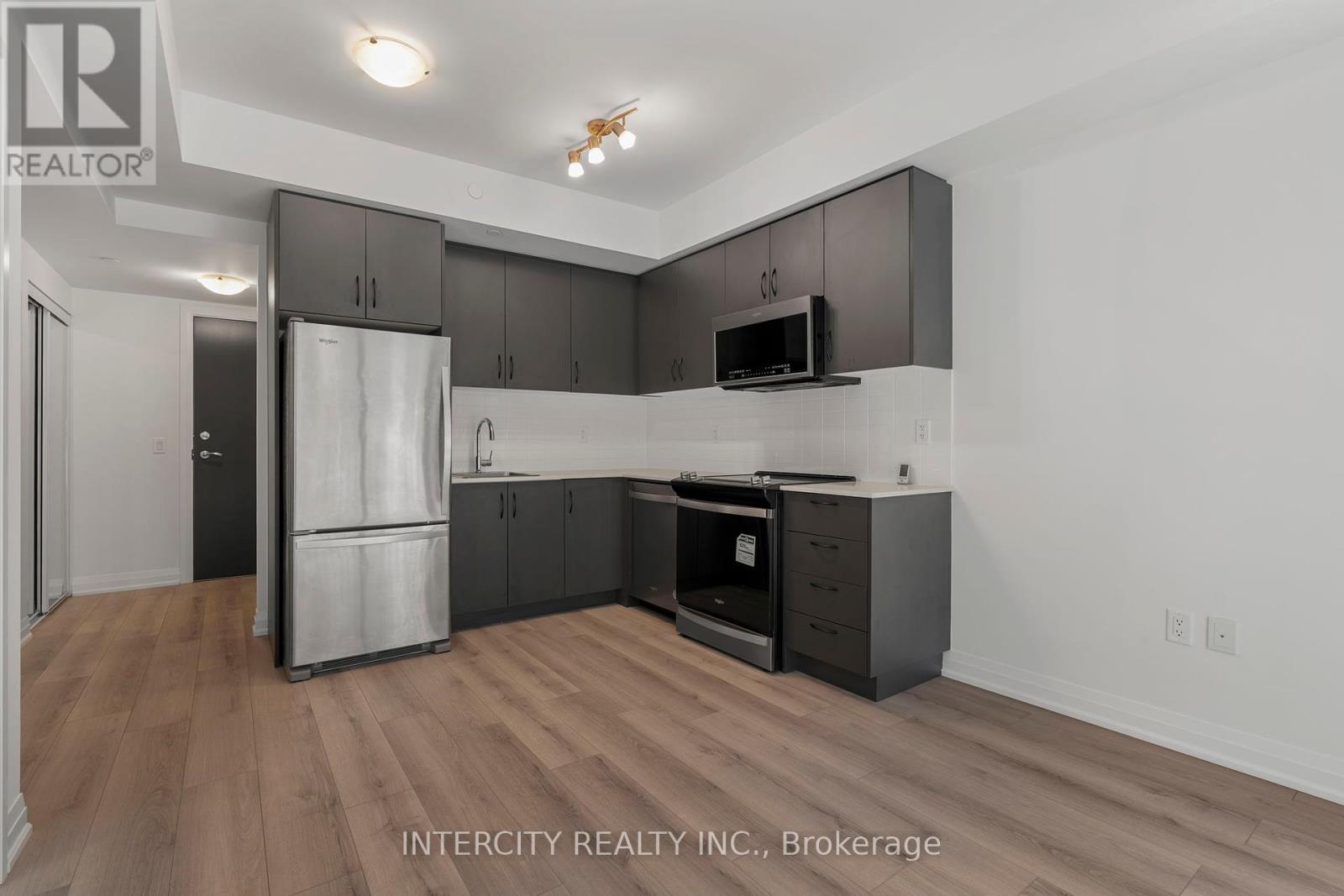 131 - 85 Attmar Drive, Brampton, Ontario  L6P 0Y6 - Photo 8 - W12424674