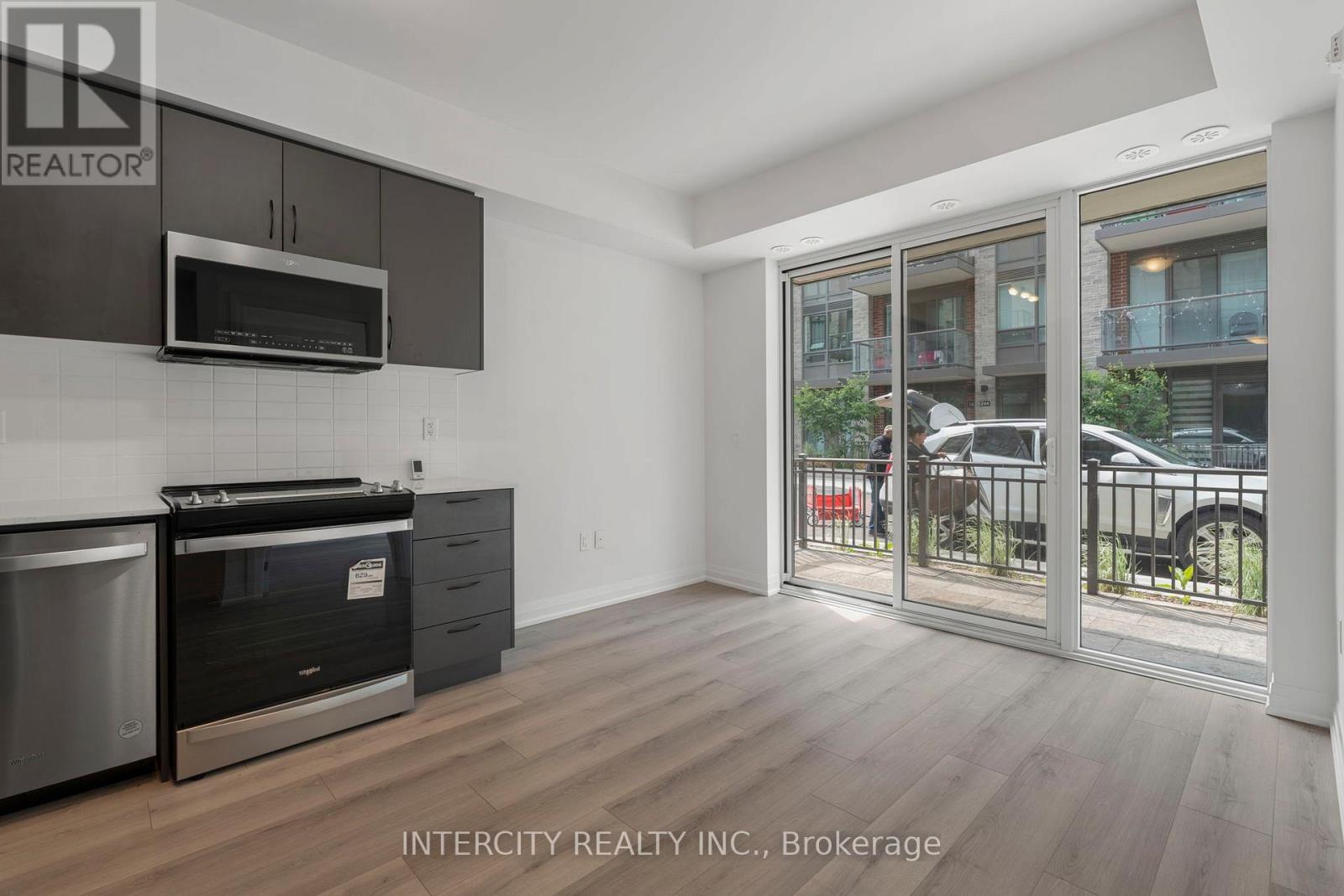 131 - 85 Attmar Drive, Brampton, Ontario  L6P 0Y6 - Photo 9 - W12424674
