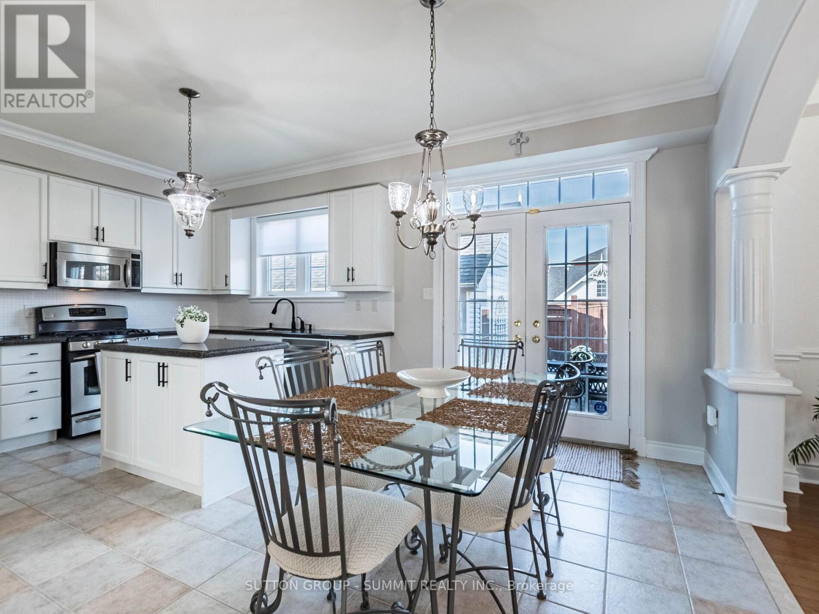 7123 Gillespie Lane, Mississauga, Ontario  L5W 1E8 - Photo 18 - W12424687